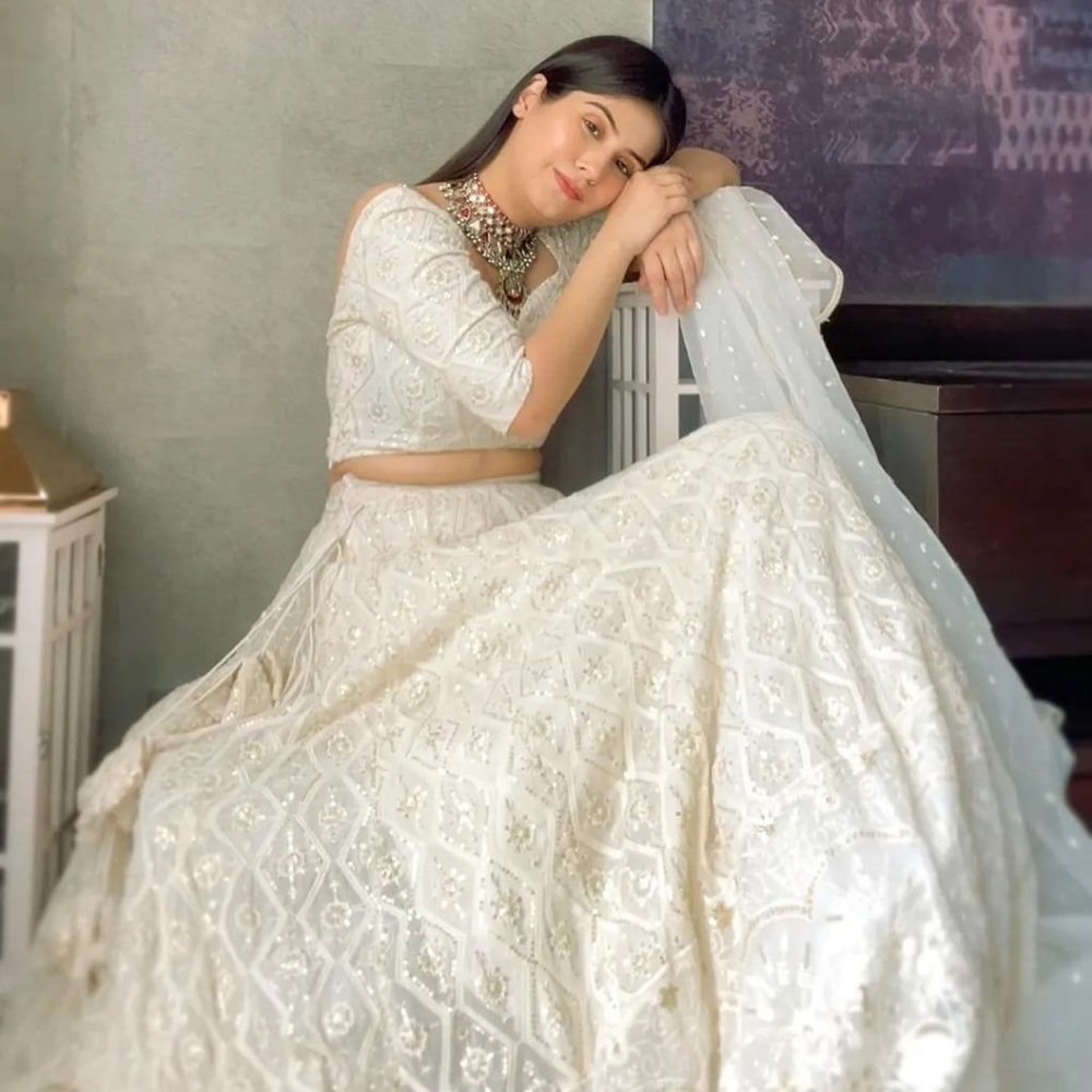 GEORGETTE WEDDING WEAR LEHENGA SET WITH SEQUENCE & EMBROIDERY WORK AND CANVAS - Picture 2 of 9